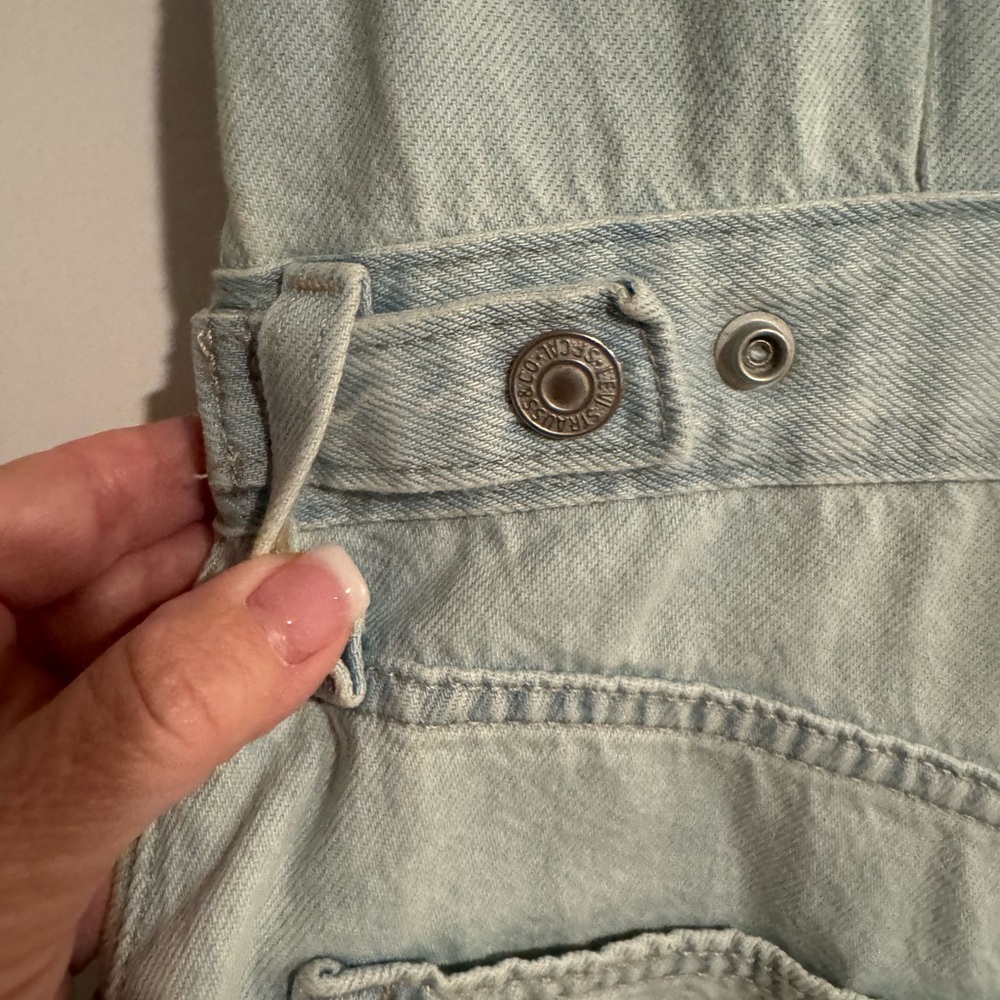 Levi's Light Blue Denim Short Overalls Romper.size small. - Picture 5 of 5